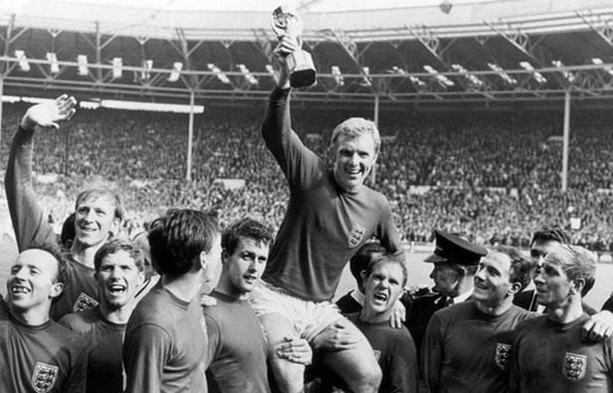 1966年英格兰捧起了大力神杯