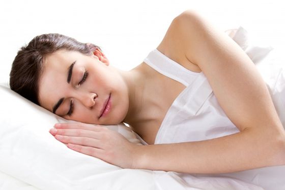 最科学正确的睡觉姿势,为什么要右侧卧睡觉