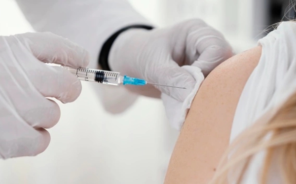 为什么疫苗第二针比第一针疼,疫苗是越疼越有效吗